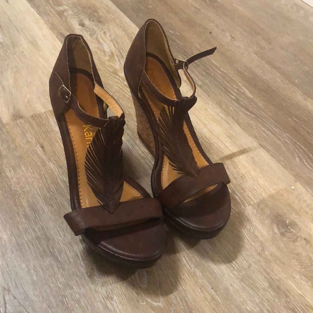 Wrong size, never were worn